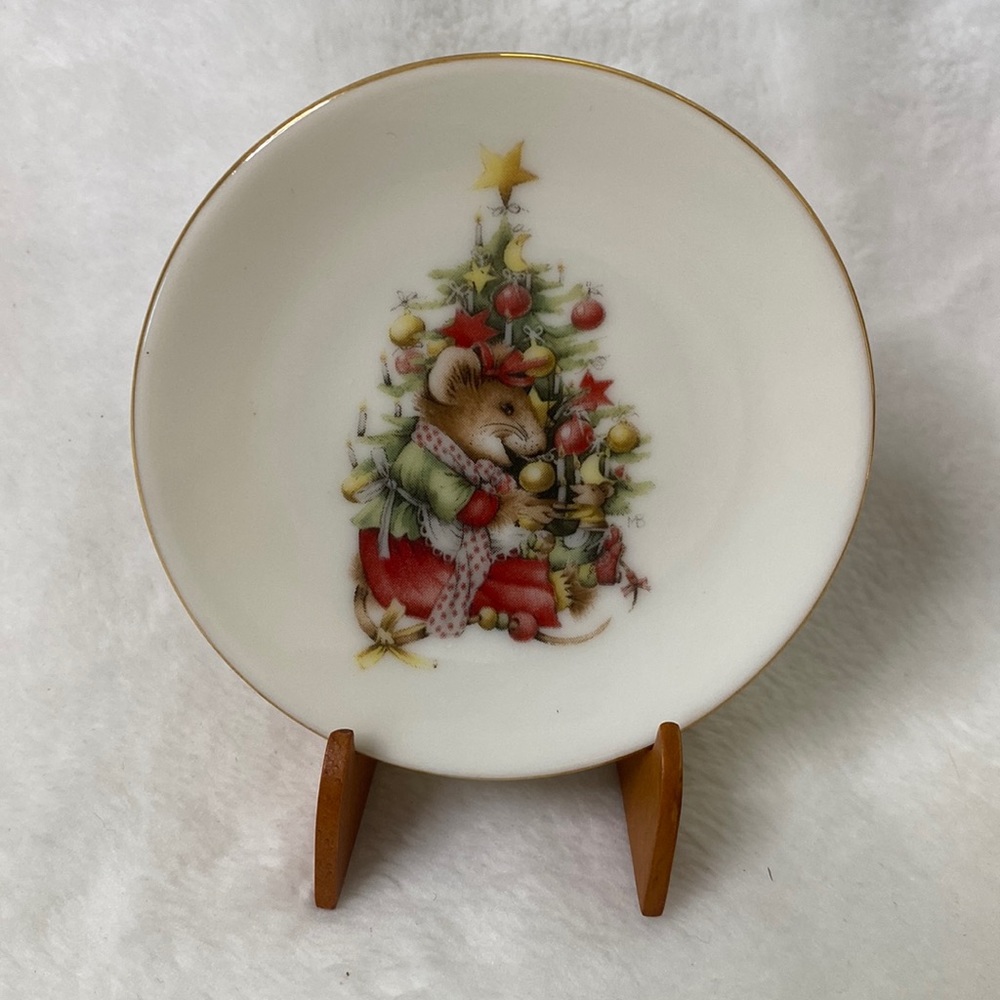 Hallmark Keepsake Vintage 1995 Vera the Mouse Collector’s Plate Ornament